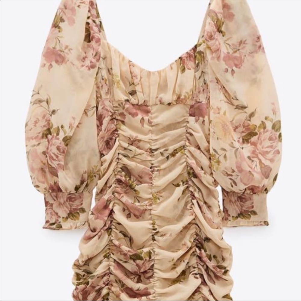 NWT Bloggers Favorite Floral Ruched Dress— Zara - Picture 5 of 13